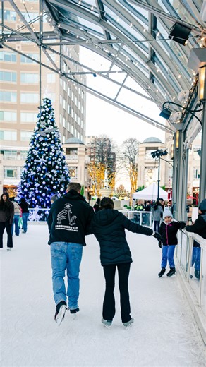 11K views · 114 reactions | The holiday season comes alive at Reston Town Center ✨ Learn more at the link in our bio. #RTC #RestonTownCenter | Reston Town Center | Facebook