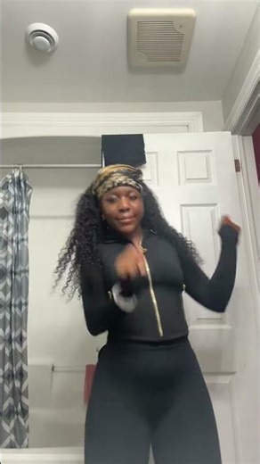 I need a tutorial asap😭 #fypシ #dancevideo #shortvideo #funnyvideo