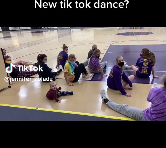 This new choreographer is in a league of his own 💁🏼‍♀️ #cheer #choreography #dance #baby