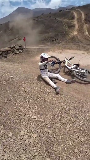 Tadeo SEM Downhill Crash Then Wins Copa Downhill Race