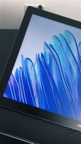 #HuionProductFeature What's the benefit of the 18.4-inch panel? It's large enough for all the stunning details while remaining easily transported. 📌#KamvasPro19 is open for order 📌Check out https://bit.ly/48LFmdG for details. #huion #huiontablet #Teamhuion | Huion