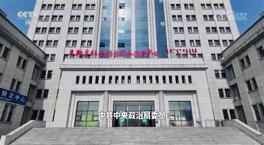 政法委书记陈文清前脚刚刚在辽宁调研，了解“有多少案件群众还没感受到公平正义”，要求坚持维权与维稳相统一，全面起底各类风险隐患，动态掌握相关人群动向，严防发生极端案件。沈阳昨天发生随机砍人案，一名男子在太原街附近沿路狂砍后，坠楼身亡，不含凶嫌在内共有4人死亡，现场其中1人倒在地上，整颗头都没了。3月26日至31日，至少发生3起无差别攻击案，酿成多人死伤。如果温和的方法都被堵死，那就剩下献忠了…继北京房山3月29日发生推土机冲击露天市集事件后，北京各区“大集”全部叫停，看来很快开铲车需要实名认证，每台铲车必须公安联网登记，责任主体落实到人，铲车实时GPS定位，当检测到铲车附近200米内人群密度较高时自动强制熄火锁死发动机并立即上报维稳系统…中国基层戾气和民怨存在极大压力阀，无差别袭击凸显个体绝望，群体事件反映系统性不满，官方的隐讳式通报则加剧信任赤字。历史经验显示，专制体系在高压下能维持较长时间，但无法永久掩盖矛盾，全面失控是必然的结果。因为行凶的不是一个人，而是整个系统失灵后的默认自毁程序，中国人的人性里一直藏着一个极点转换，当社会还能运转时，他们是世界上最能忍、最勤劳的韭菜；但当经济收