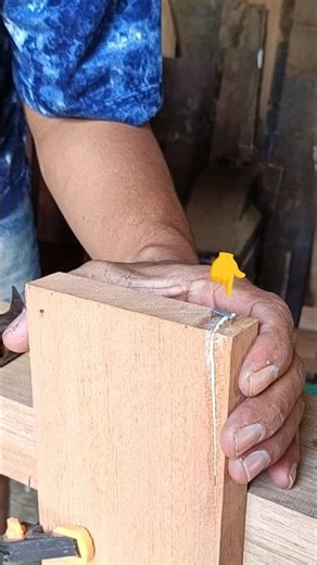 Simple Woodworking Trick to repair split wood without clamps #diy #woodworking #tips #tricks