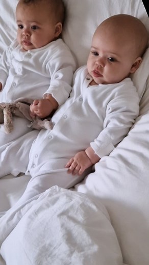 @obrien_twinnies on Instagram: "#mornings #relaxing #happymornings #morningswithtwins #twinsisters #twinbabies #twingirls #dcdasisters #fraternalsisters #fraternaltwins #twinlife #motherofmultiples #twinsandmultiples #twinstagram #babygram #cutebabiesofinstagram #cuddles #babycuddles #iloveyou #babyreels #happybabies #companions #friendsforlife #comfy"