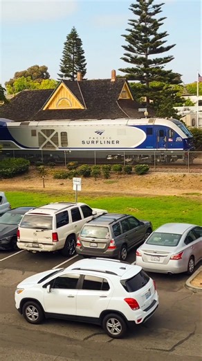 Amtrak Pacific Surfliner speeds southbound through Carlsbad Village. #trains #amtrak #transit #rail