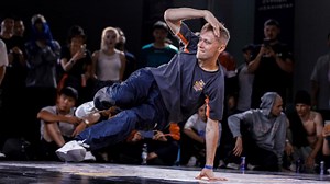 No holding back now 💪 TOP 4 on deck 💯 Check out the b-boy SEMI-FINAL rounds of Red Bull BC One Cypher Kazakhstan 2021 🚀 Amir vs. Killa Kolya & Create vs. Ukrop Yo 💯 Watch the full livestream here: https://win.gs/Cypher_Kazakhstan2021FB Powered by Technics | Red Bull BC One