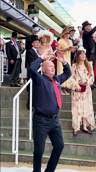 Look what it means 🙌 TEN BOB TONY's groom in disbelief as he wins the G1 Queen Anne at Royal Ascot 🏆