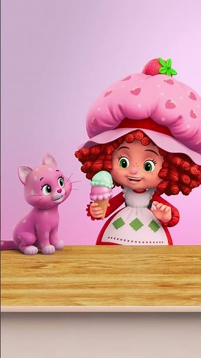Strawb and Custard share an icecream! #strawberryshortcake #shorts #icecream