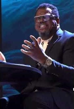 The meaning of Enthroned in Praise - Psalm 22•3