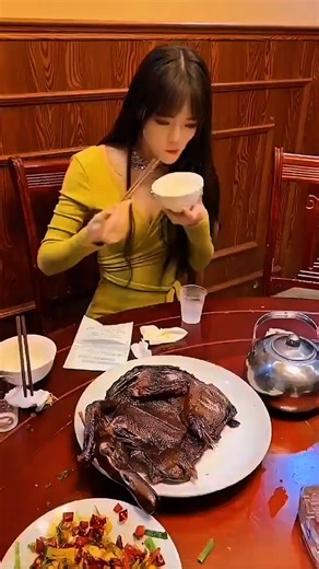 44K views · 200 reactions | Round Table Challenge  #roundtable #famousfood #cookinghacks #famous #famous_support #FamousChallenge #famousfoods #famousfood #famousfoodies #FamousFoodEvents #famousfoodmarket #round #Roundup #round1 #roundtwo #roundtable #roundtheworld #roundtable #roundtables #roundtablepizza #roundtablefamily #RoundtableDiscussion #roundtablechallenge #roundtablechallenges #roundtablechallengecoin | Explain Save | Facebook