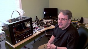 Linux创始人Linus Torvalds带你看看他的办公室~