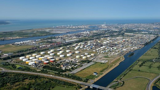 À Gonfreville-l’Orcher, la marche du siècle décarboné de TotalEnergies