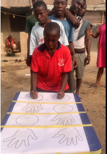 Only Smart People Can Win This Hand Challenge 😳