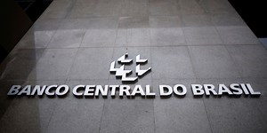 Brazil’s Central Bank Holds Rate High, Signals March Cut