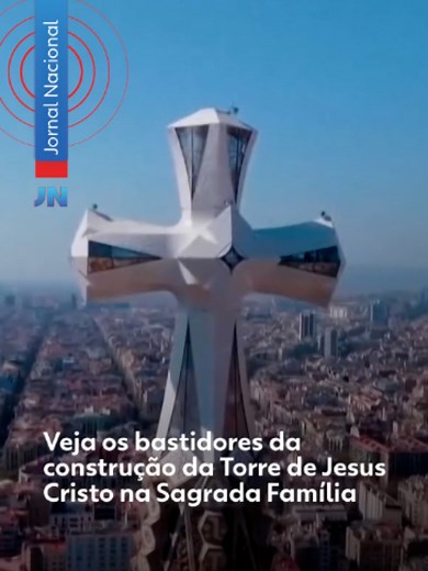 Igreja mais alta do mundo - O ápice da visita do Papa à Espanha será a missa de inauguração da Torre de Jesus da Sagrada Família, em Barcelona, uma igreja em construção há mais de um século. Nossos correspondentes tiveram acesso exclusivo a áreas da basílica que são restritas ao público. 🔍 A torre de Jesus Cristo mudou para sempre a paisagem de Barcelona. Tornou a Sagrada Família a igreja mais alta do mundo – 172,5 m de altura. No topo, uma cruz de quatro pontas, que segue a mesma geometria de