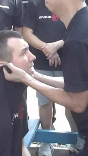 Self defense is not needed in a gym, but in real life situations. Learn how to push away an attacker #kravmaga #selfdefense #danielflash #systema #ko | Kyusho international Latinoamerica