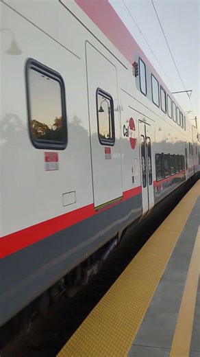 Just trains doing trains things here. 638