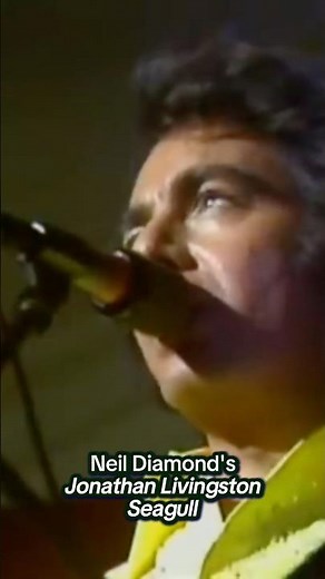In 1976, Neil Diamond performed a medley of ‘Jonathan Livingston Seagull’ Sydney, Australia! 🪽