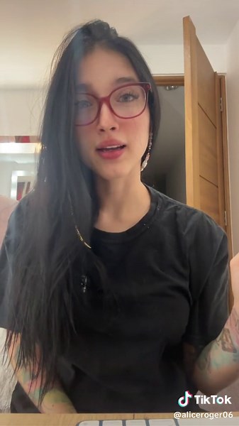 Roger y Alice: Gemelas en el Mundo Webcam