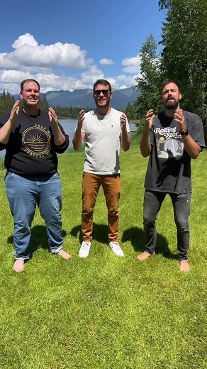 9K views · 309 reactions | A few Deaf Dads worshipping together, interpreting the song in our own way  #asl #signlanguage #deaf #deafdad #deafworship #worship #faith #God #love #worshipmusic #sign #silentworship | Oursignedworld | Facebook