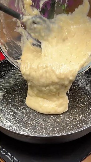 🍌 This skillet banana bread is so fluffy you won't believe it's not baked…