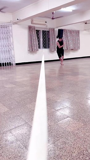 64K views · 712 reactions | Parafuso progression #capoeira #spinningkick #jumping #martialarts #training #movement #movementismedicine #getfit #fitnessmotivation #justmove #practise #progress #coach #groupclasses | The Academy Of Capoeira | Facebook