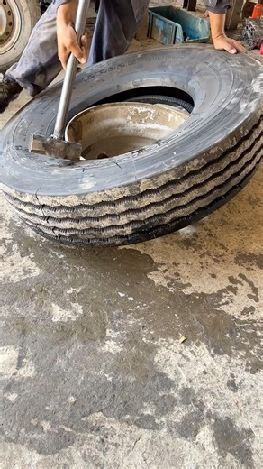 Heavy Truck Tubeless Tyre Installation on Rim | Easy Step-by-Step Fitting Process