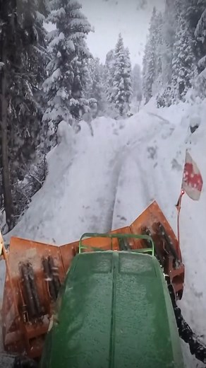 17K views · 298 reactions | Heavy, Wet, Packed Snow — No Problem! | Snow Plowing #WheelLoader #plowingsnow #snowremoval #snowblizzaer #ClearingSnow #TokvamUT490 #VolvoL90H #Metalpless | Super Dozer | Facebook