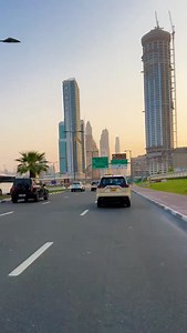 Friends guess locution 🌄🇦🇪 #dubaihillsmall #fypシ゚viralシfypシ゚ #fy #foryoupage #burjkhalifa #dubaimall #lifeinemairates | Life in Emirates