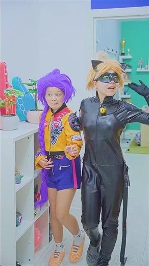 Cat Noir is officially the WORST boyfriend! 🚩 #kpopdemonhunters #shorts