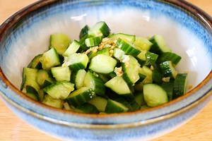 5 Mins Asian Cucumber Salad! Written Recipe: https://cicili.tv/asian-cucumber-salad/ | CiCi Li