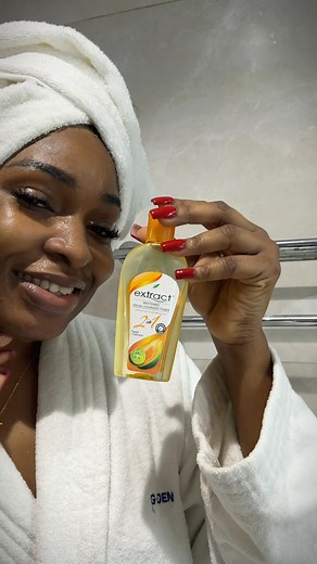 This @extract bar right here had my back all through the house! and it’s still part of my daily routine! Simple. Fresh. Effective. That’s how we glow. Meanwhile I know quite a lot of people that glued to this skincare brand! #TeamExtract, where you at? 👀💛 Now available to shop at my skincare store @bellissimostorebythelma 🙏🏽💛 | Thelma Lawson Bellisimo