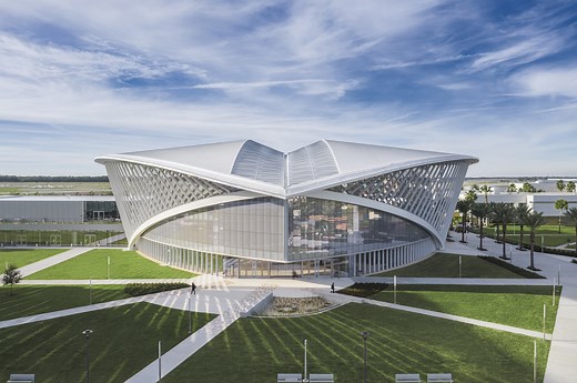 Mori Hosseini Student Union at Embry-Riddle Aeronautical University / ikon.5 architects