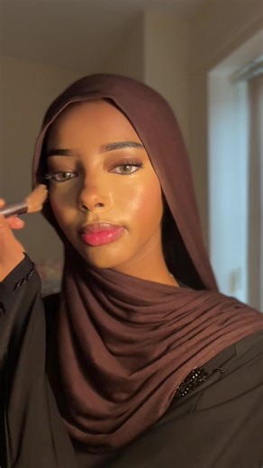 Soft Glam Makeup Tutorial for a Flawless Base