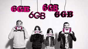 T-Mobile TV Spot, 'Holiday Gifts'