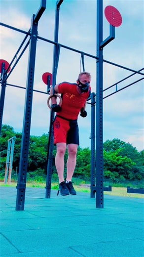 The ring dips - CrossFit Movement