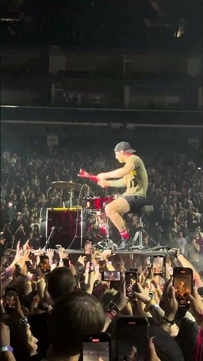 twenty one pilots "Paladin Strait" Josh Dunn Drum Solo Live | The Clancy World Tour