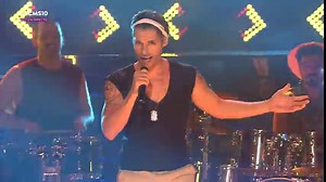 VÍDEO - TU CARA ME SUENA - Carlos Baute mueve las caderas como Ricky Martin en 'Pégate'