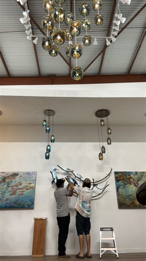 Time lapse of our latest gallery masterpiece install. . . Teamwork makes the dream work. . #makaiglass #upcountrymaui #haliimaile #liveglassblowing #artforyourhome | Makai Glass Maui