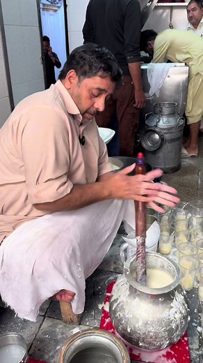 Making of Lahore’s Famous Tarri Special Malai Lassi