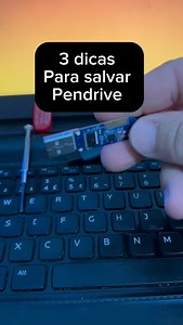 Pendrive não aparece ou não abre? 😱💾 Testa essas 3 dicas antes de desistir: 1️⃣ Desinstala o driver do pendrive 2️⃣ Vai no Gerenciador de Disco e altera a letra 3️⃣ Faz o teste pelo CMD (Prompt de Comando) salva esse vídeo porque uma hora você vai precisar 🔥 #pendrive #dicaswindows #computador #recuperacaodedados #tecnologia proftechninja | Tecninja Dicas