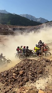 Red Bull Erzbergrodeo is ON 🔥 LIVE NOW on RED BULL TV 📺 https://www.redbull.com/int-en/live/fim-hard-enduro-world-championship-2022-red-bull-erzbergrodeo-main-race | Red Bull Motorsports