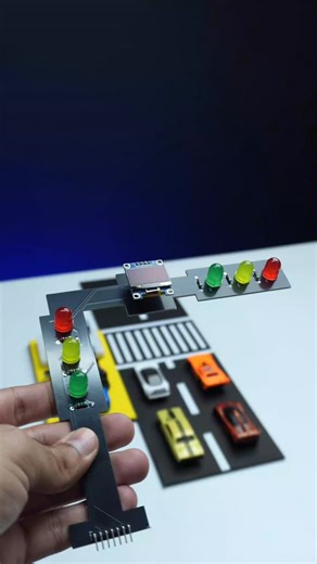 Simple Circuits on Instagram: "Traffic light using arduino #diy #arduino #reels"
