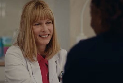 « La Maison des femmes » : Karin Viard engagée auprès des femmes victimes de violences dans ce film poignant tiré d'une histoire vraie