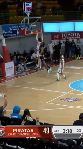 Sam Waardenburg POSTER DUNK 👀🔥