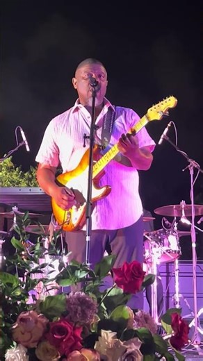Guitarist Jubu Smith performs LIVE in West Palm Beach
