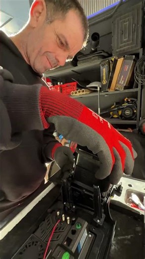 🖥️🚗 Así montamos una pantalla en este Toyota RAV4 😍