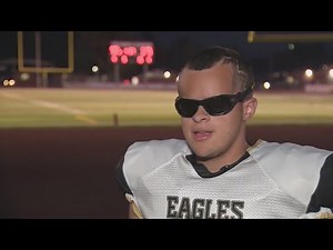 A blind teenager plays high school football