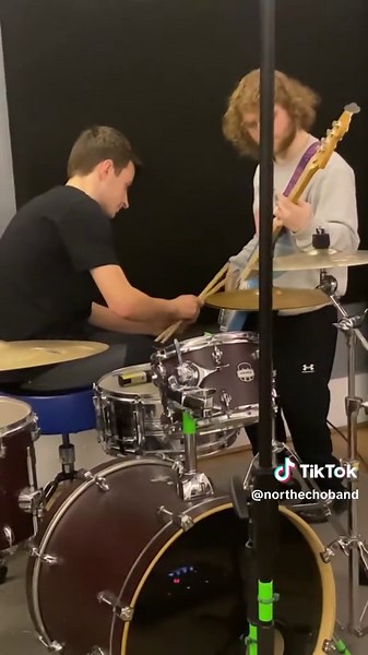 Drummer and Bassist Locked In: A Perfect DnB Session