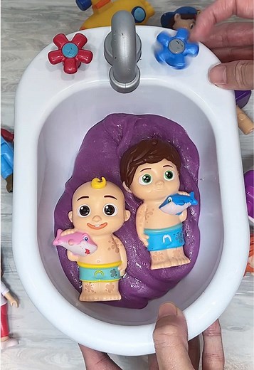 Cocomelon Babyshark in Slime #asmr #cocomelon #babyshark #slime #Cocomelon